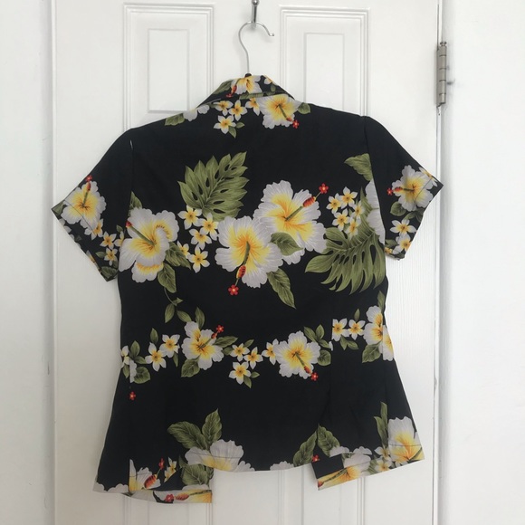 Vintage Hawaiian Floral Button Down 🌺 - Picture 5 of 5